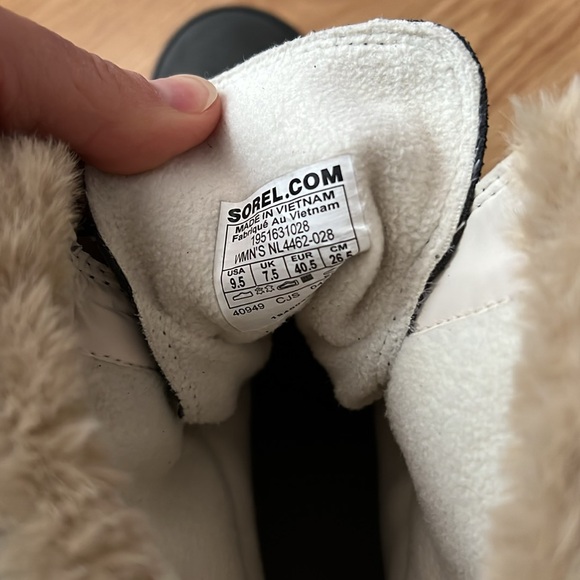 Sorel insulated/waterproof women’s boots - Picture 3 of 3